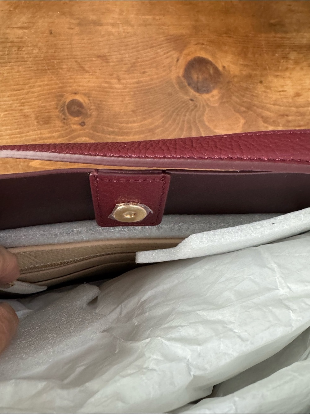 Maison de Sabre Burgundy Leather Crossbody Bag - Picture 5 of 6